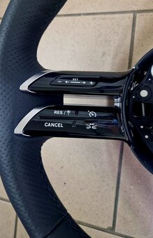 Volant MERCEDES AMG - 2