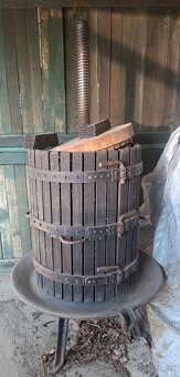 Preš / lis na hrozno - 2