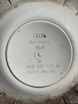 Originálne puklice Audi 15" – 8A0601147A - 2