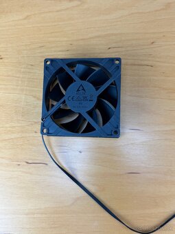 ARCTIC F8 TC Black - 2