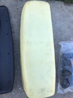 Sedadlo na Jawa 350/634 - nové /plech, molitan, poťah, spony - 2