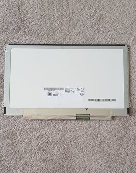 LCD 11.6 HD SLIM 40 PIN S úchytom - 2