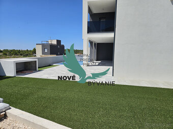 EXKLUZÍVNA PRÍLEŽITOSŤ LUXUSNÁ MESTSKÁ VILA S BAZÉNOM - VRS - 2