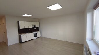 Byt Žarec 2 izbový s balkónom - 2