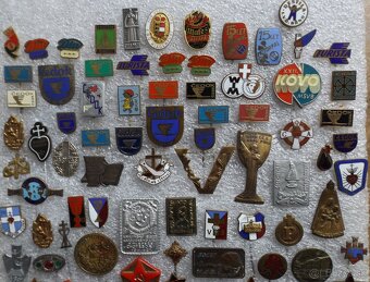 odznaky - rozličné druhy - 2