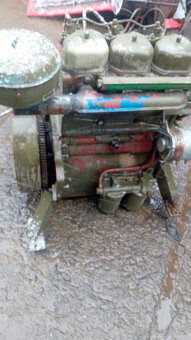 ponúkam ulozenka motor zetor 3011 novy - 2