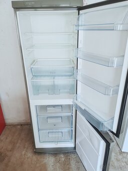 Predám chladničku Electrolux 175cm - 2