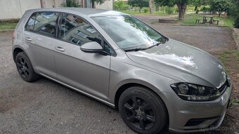 Predám Volkswagen Golf 1.0 TSI rv. 2017 105xxxkm strieborný - 2