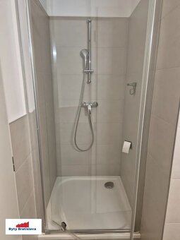 Ponúka na predaj 2-izb. apartmán s terasou, Žilinská, BA I - 2