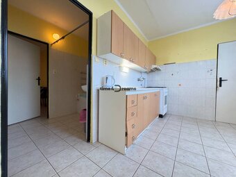 Na predaj: CENTRUM 2 izb.byt + BALKON + PIVNICA + ŠATNIK + Š - 2