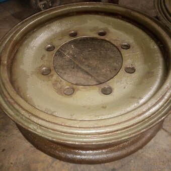 Predám disk kolies R 20 maringotka malotraktor  Zetor v3s - 2