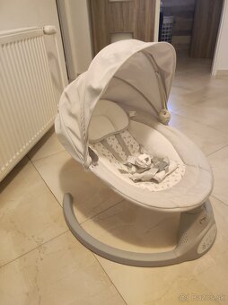 Hojdacie kresielko ako nové - 2