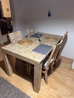Jedalenaky stol a 4 stolicky - 2