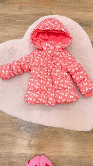 Detská korálová bunda s mašličkami - 2