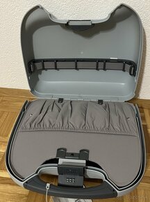 Predám kozmetický kufor NOVÝ - 2