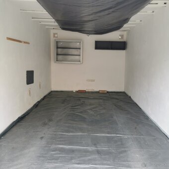 Garáž v Hlohovci pri zámku - 2