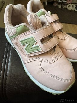 Dievčenské botasky veľkosť 33 - 2