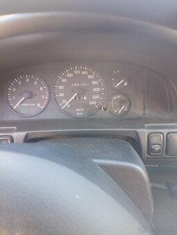 Mazda 323F - 2