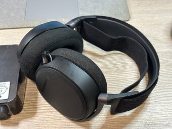 SteelSeries Arctis Pro Wireless - 2