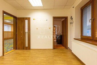 NA PREDAJ RODINNÝ DOM 270m2 V STREDE OBCE TURÁ LÚKA - 2
