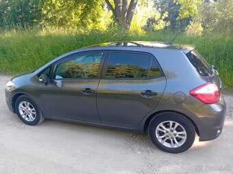 Toyota Auris - 2
