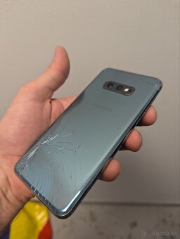 Samsung Galaxy S10e + 64 GB SD karta - 2