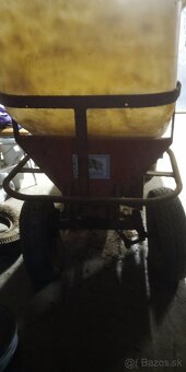 Krmiaci traktor - 2