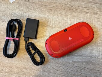 Playstation Vita Red Black edícia - Pekný stav - 2