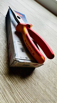 Knipex kliešte polguľaté VDE 200mm - 2