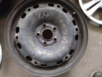 Fabia 15" plechy plus originál puklice - 2
