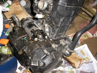 Honda CBR 250 motor 100 percentnom stave zarukou - 2