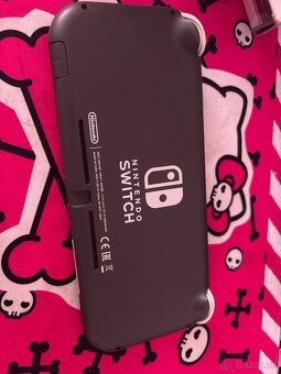 NINTENDO SWITCH LITE - 2