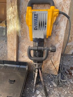 Dewalt búracie kladivo - 2