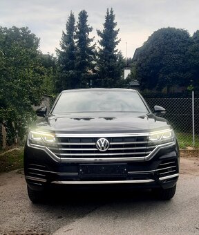 Predám Volkswagen Touareg 3.0 V6 TDI SCR 4Motion Tiptronic - 2
