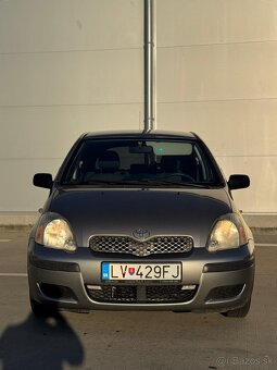 Toyota Yaris 1 - 2