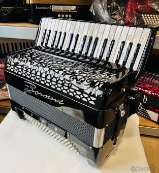 Predám profesionálny akordeón Borsini Wienna 374- 96 basový - 2