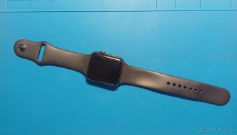 Apple Watch nefunkcne s remienkom - 2