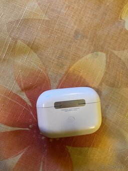 Airpods pro 1st gen - 2