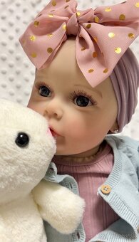 Realistická bábika Sandra - 2