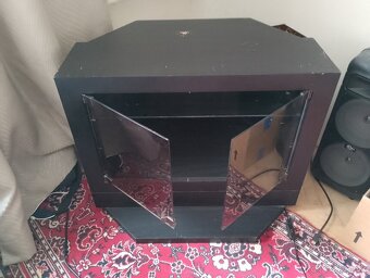 Skrinka pod televízor - 2