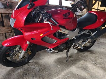 Honda vtr 1000 f - 2