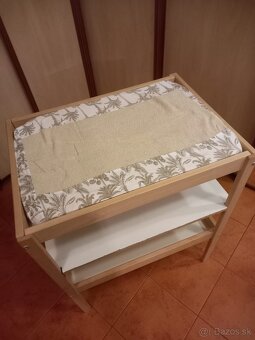 Prebaľovací pult - 2