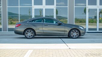 Mercedes-Benz E trieda Kupé 350 CGI Blue - 2