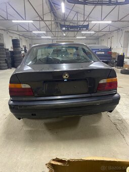 bmw e36 coupe karoséria kasňa - 2