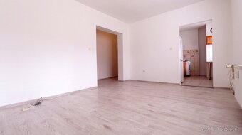 BEDES | 2 izb.byt, loggia, čiastočná rekonštrukcia, Handlová - 2