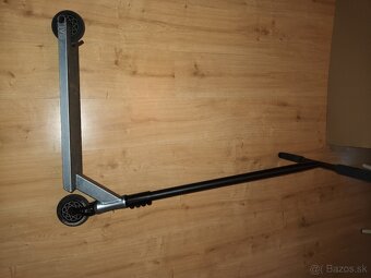 Invert Curbside kolobežka - Titanium - 2