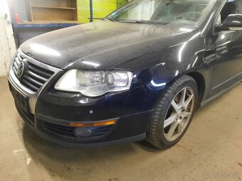 Rozpredam Volkswagen Passat B6 2,0tdi 103kw farba cierna. - 2