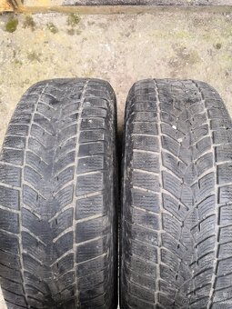 Predám zimné pneu 235/65 R17 - 2