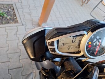 Triumph street triple R 675 - 2