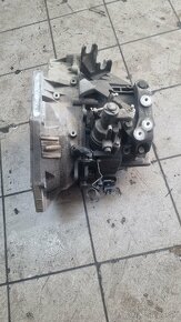 Predam prevodovku f 40 opel insignia 2.0tdci 118kw - 2